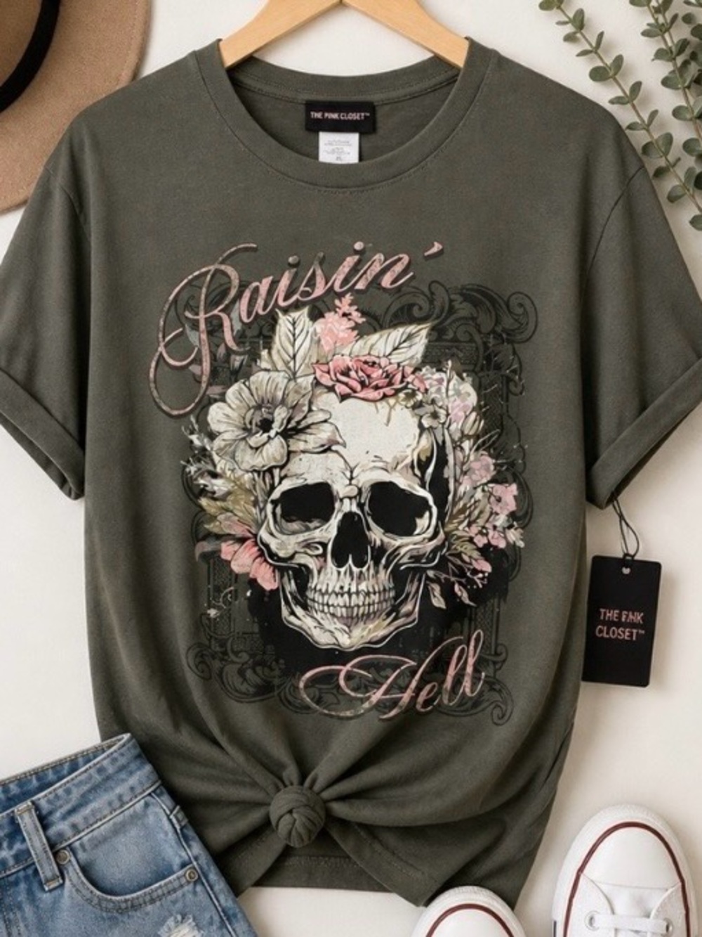 The Pink Closet Raisin’ Hell Skull Floral Graphic Tee Olive Green 2X NWT